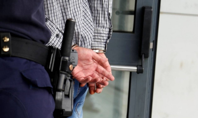 Χειροπέδες στους γονείς του βρέφους που σκοτώθηκε στη Ρόδο