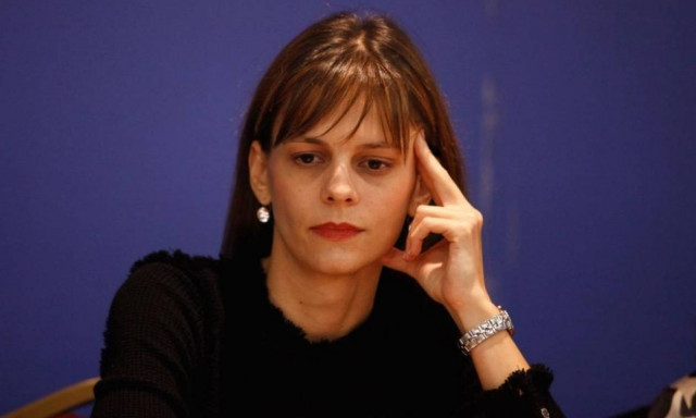 «Χρυσώνει το χάπι» η Αχτσιόγλου: Οι μειώσεις συντάξεων θα αντισταθμιστούν με μέτρα ελάφρυνσης