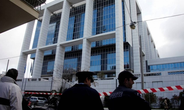 Συναγερμός για βόμβα στο κέντρο της Αθήνας