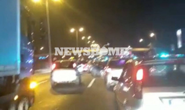 Μεγάλη κινητοποίηση της αστυνομίας σε κεντρικό δρόμο της Αθήνας (vid)