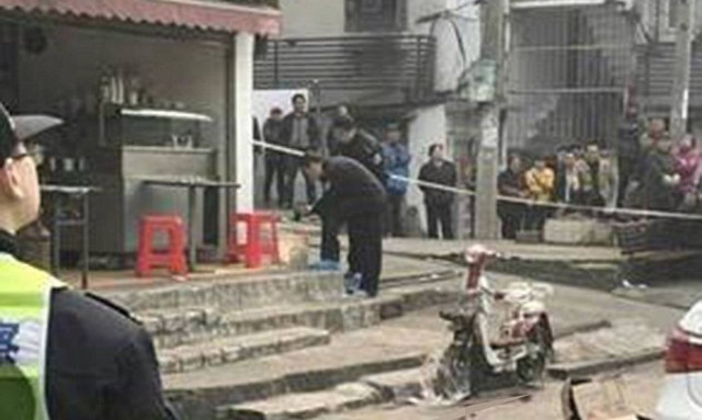 Πελάτης αποκεφάλισε ιδιοκτήτη εστιατορίου με μπαλτά για... 0,40 ευρώ! (pics)