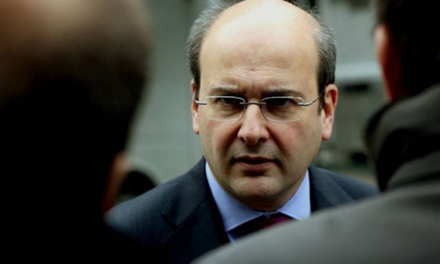 Χατζηδάκης: Η κυβέρνηση πανηγυρίζει και κρύβει στη ντουλάπα... ελέφαντα!