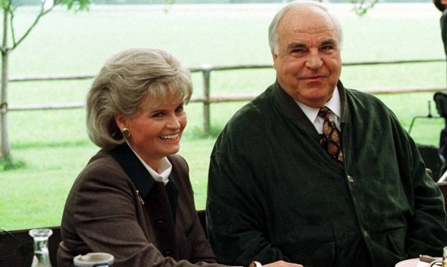 Καταγγελία – βόμβα από τον Βάλτερ Κολ: Η Άνγκελα Μέρκελ σκότωσε τη μητέρα μου (Vid)