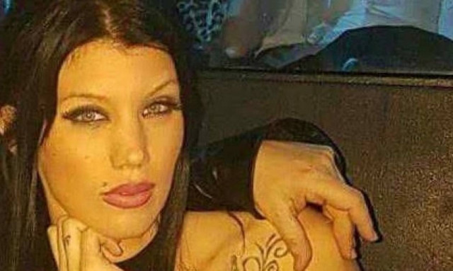 Η απρόσεκτη τραγουδίστρια, η Αλεξανδράτου και τα εσωρούχα τους