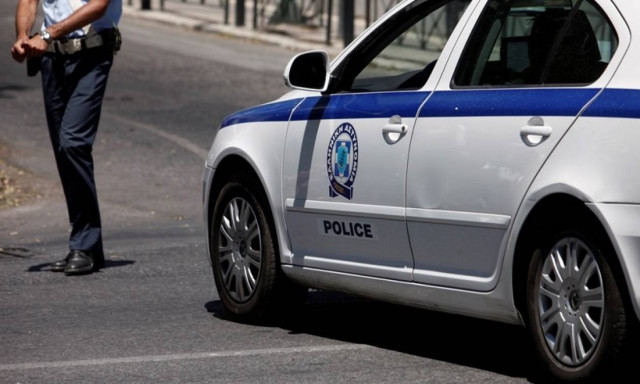 Εμπρηστική επίθεση με γκαζάκια στη Λεωφόρο Αλεξάνδρας