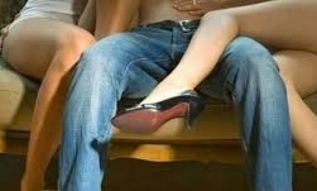 Ο ηθοποιός «γλίτσας», η πρώην, τα 1000 ευρώ και το τρίγωνο με κολλητή