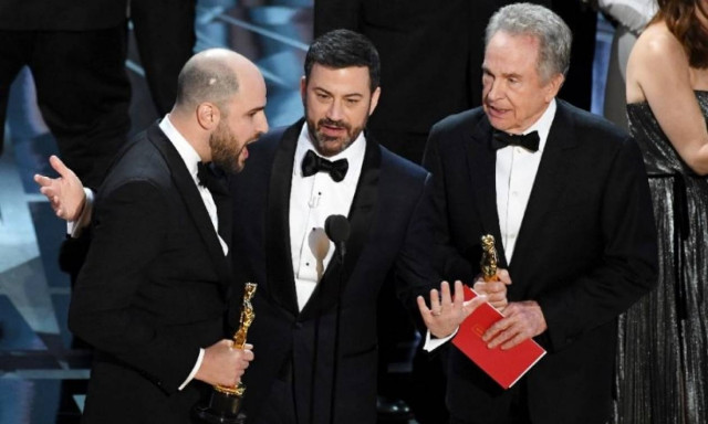 Όσκαρ 2017: Ποιος είναι υπεύθυνος για τη μεγαλύτερη γκάφα στην ιστορία των βραβείων; (Vid)
