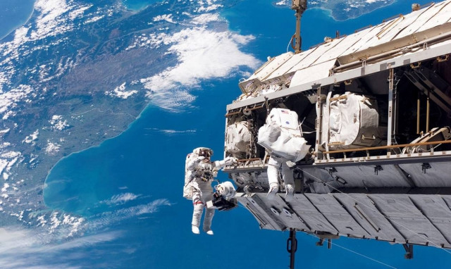 Καλησπέρα από το διάστημα! Αστροναύτης φωτογράφισε την Αθήνα από τον Διεθνή Διαστημικό Σταθμό