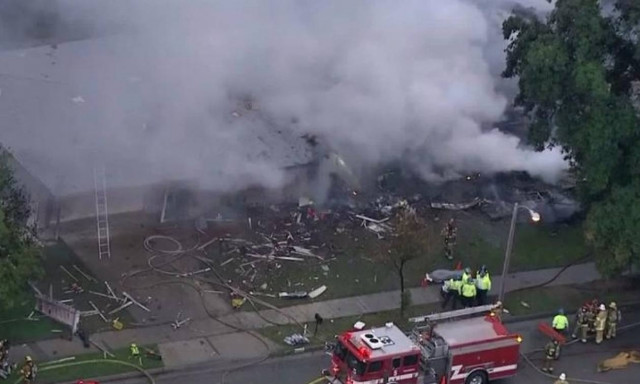 ΣΟΚ στην Καλιφόρνια: Αεροπλάνο έπεσε πάνω σε σπίτια - Τουλάχιστον τέσσερις νεκροί