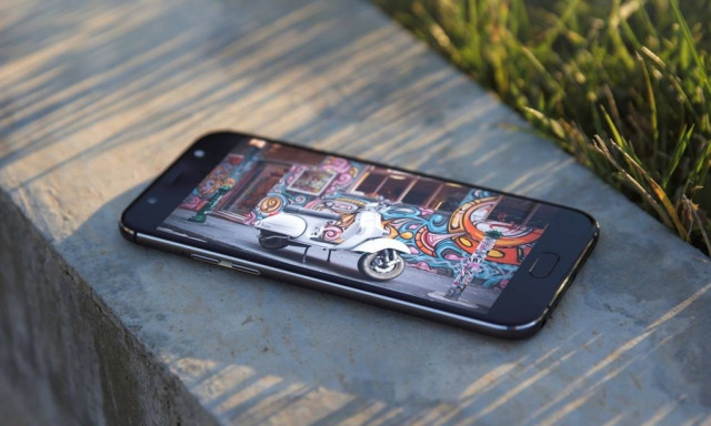 MWC 2017: Τα νέα smartphones που θέλουν να είναι… διαφορετικά