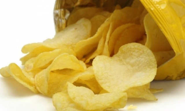 Κτηνωδία: Έφαγε το πρόσωπο της γυναίκας του γιατί... του έφαγε τα πατατάκια! (pics)