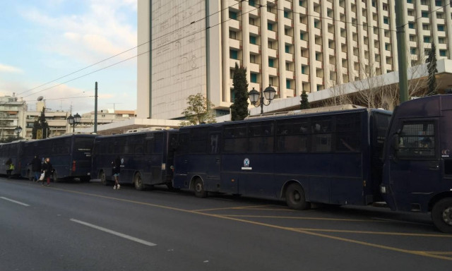 Συγκέντρωση του ΠΑΜΕ έξω από το Χίλτον