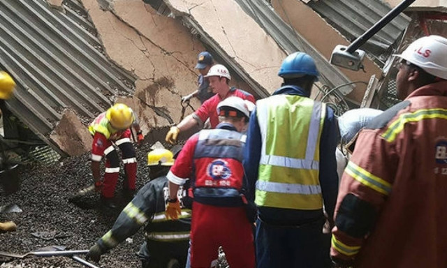 Σκηνές χάους στο Γιοχάνεσμπουργκ: Κατέρρευσε στέγη νοσοκομείου - Δεκάδες εγκλωβισμένοι