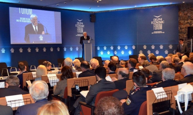 «Κεραυνοί» Παυλόπουλου για ESM και Eurogroup - «Ύμνοι» προς το πρόσωπό του από Μάριο Μόντι