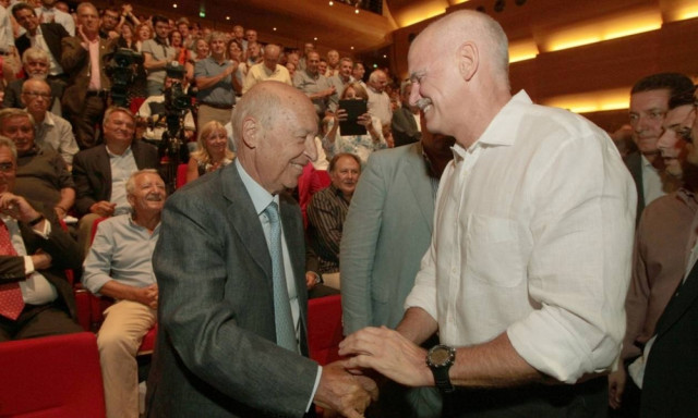 Σημίτης «καρφώνει» Παπανδρέου: Δεν χειρίστηκες σωστά τη διαπραγμάτευση