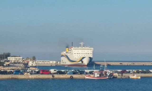 Φουλαριστό μπήκε το «Πρέβελης» στο λιμάνι της Σητείας (pics)