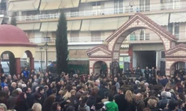 Τροχαίο στην Ημαθία: Θρήνος στο τελευταίο αντίο στη 13χρονη Κατερίνα (pics)