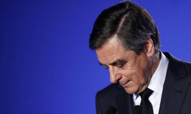 Γαλλία: Η Πενέλοπι Φιγιόν καλεί τον σύζυγό της να συνεχίσει «μέχρι τέλους»