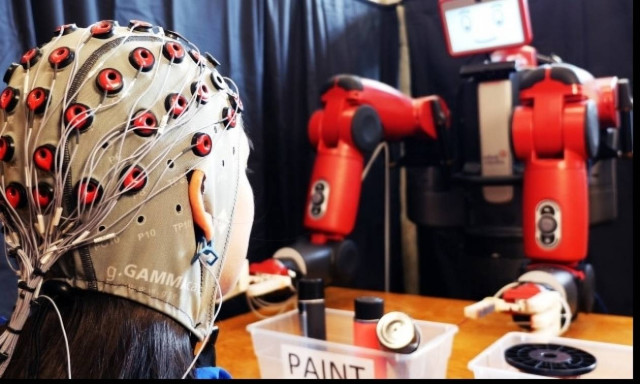 Απίστευτο: Άνθρωποι επικοινωνούν τηλεπαθητικά με ρομπότ! (video)