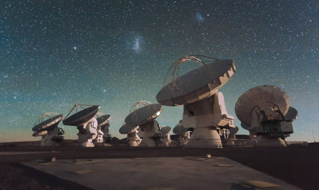 Ανακαλύφθηκαν η πιο μακρινή αστρόσκονη και το πιο μακρινό οξυγόνο στο σύμπαν!