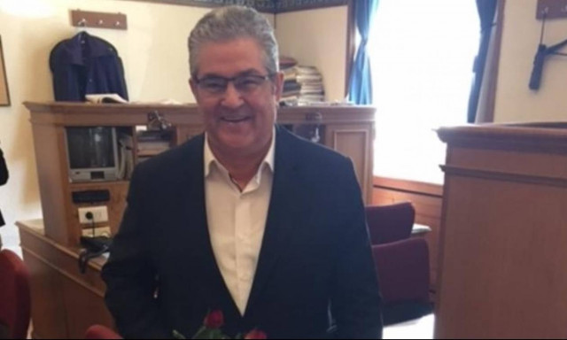 Παγκόσμια Ημέρα Γυναίκας 2017: Τα κόκκινα τριαντάφυλλα και ο Κουτσούμπας