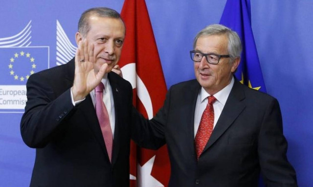 Σκληρή απάντηση Γιούνκερ προς Ερντογάν: Ντροπή τα περί ναζιστικών πρακτικών