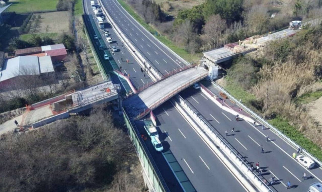 Ιταλία: Δύο νεκροί και δύο τραυματίες από κατάρρευση γέφυρας (pics+vid)