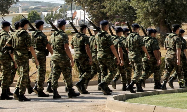 Προσλήψεις οπλιτών: Τι ανακοίνωσε το υπουργείο Άμυνας