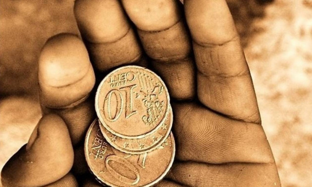 Στον «πάτο» οι μισθοί στην Ελλάδα - Μειώνονται κατά 3,1% κάθε χρόνο