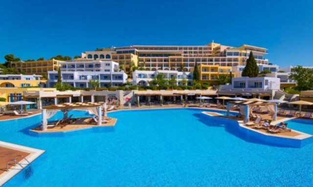 Αυτό το Πάσχα δεν χρειάζεται να ταξιδέψεις για να… αποδράσεις!