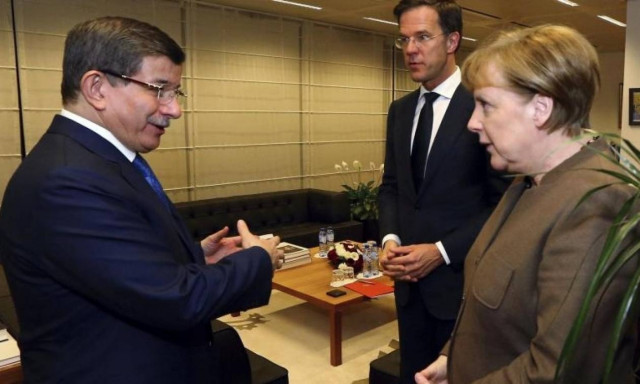 Die Welt: Η μυστική συμφωνία Ερντογάν, Μέρκελ και Ρούτε για το προσφυγικό