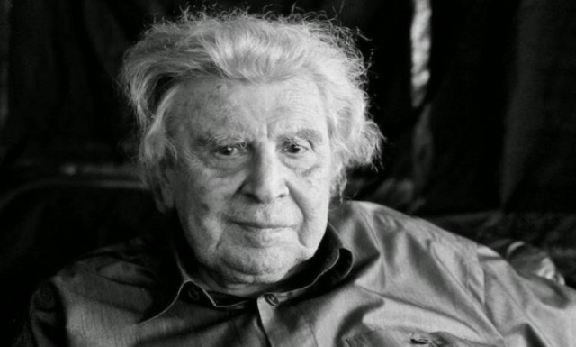 Συγκλονίζει ο Μίκης Θεοδωράκης: Έζησα γαλήνιος και σας αποχαιρετώ με τον ίδιο τρόπο