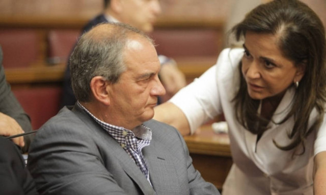 Ατάκα - «φωτιά» του Κώστα Καραμανλή - «Πάγωσε» η Ντόρα!