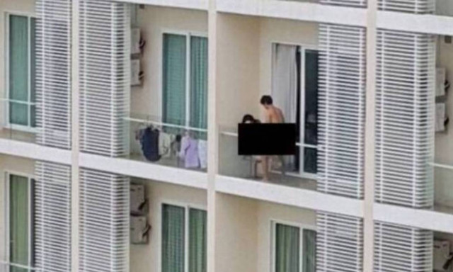 Έκαναν σεξ σε μπαλκόνι στην Πάτρα και τους έβγαλαν στο facebook (video)