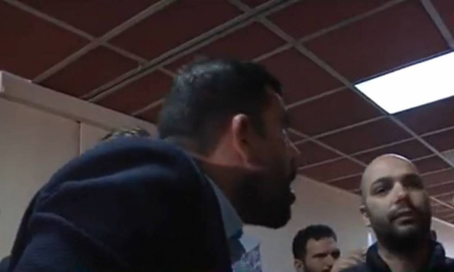 Άγριο «κράξιμο» σε βουλευτή του ΣΥΡΙΖΑ στην Καλαμάτα (vid)