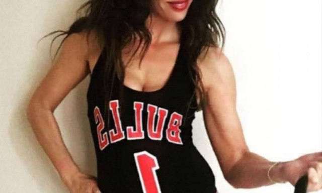 Ελληνίδα μάνα δείχνει αδυναμία στους Bulls κι εμείς στο κορμί της