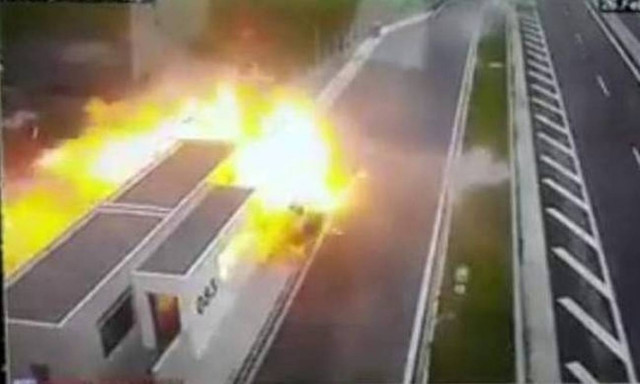 Ανατροπή - «βόμβα» στο φρικτό τροχαίο με την Porsche - Υπάρχει και δεύτερο βίντεο!