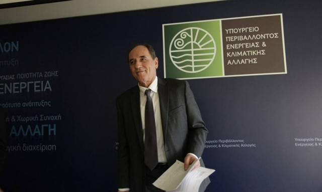 Στις Βρυξέλλες ο Σταθάκης για να κλείσει το Ενεργειακό