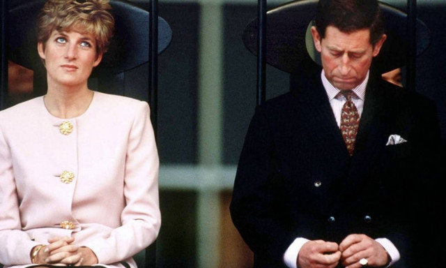 Αποκαλύψεις-Σοκ: Η Νταϊάνα χλεύαζε τον Κάρολο και τον χτυπούσε στο κεφάλι κάθε φορά που προσευχόταν