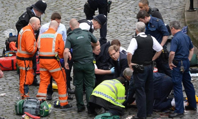 Επίθεση Λονδίνο: Δύο Έλληνες τραυματίες από το τρομοκρατικό χτύπημα (Pics+Vids)