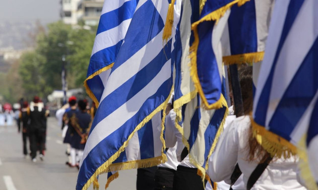 25η Μαρτίου - Θεσσαλονίκη: Εντυπωσίασαν οι μαθητές της συμπρωτεύουσας (pics)