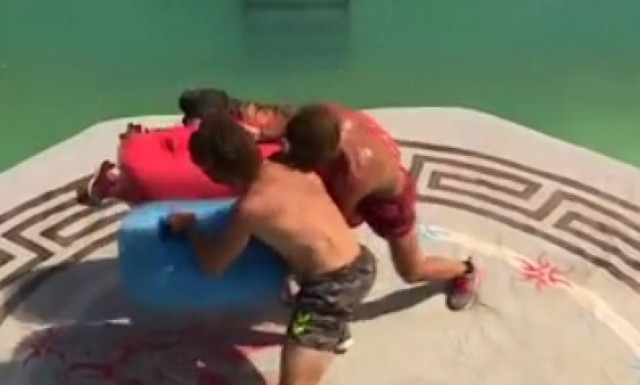 Χαμός στο Survivor: Μάχες σώμα με σώμα -  Δείτε εικόνες