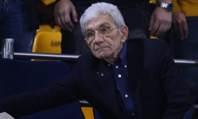 Ο Μπουτάρης επιμένει… για την κατάργηση των παρελάσεων - Δείτε τη φωτογραφία που προκάλεσε σάλο