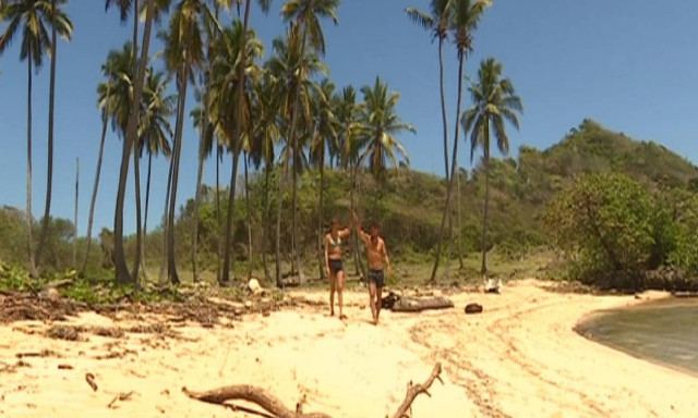 Survivor: Στην αγκαλιά του Γιώργου Αγγελόπουλου η Ευρυδίκη Βαλαβάνη! (vid)