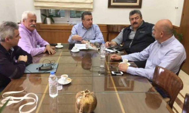 Περιφερειάρχης Κρήτης: Συνάντηση με τους δημάρχους Αποκορώνου και Σφακίων