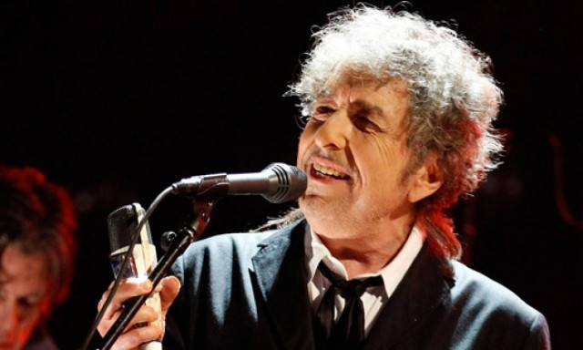 Επιτέλους! Ο Μπομπ Ντίλαν θα παραλάβει το Νόμπελ Λογοτεχνίας