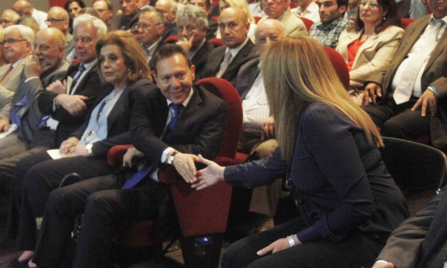 Τετ-α-τετ Γεννηματά με Στουρνάρα για την οικονομία