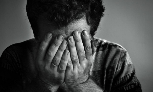 Αφορολόγητο όριο: Θα πληρώνουν φόρο ακόμα και με εισόδημα 400 ευρώ!