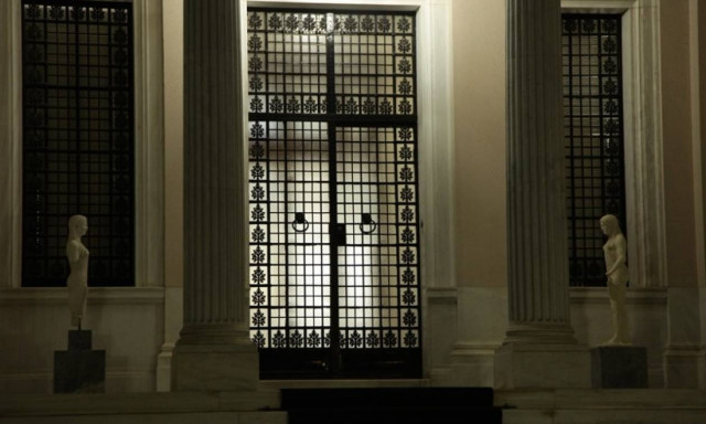 Απάντηση Μαξίμου στον Στουρνάρα με βαρύτατους χαρακτηρισμούς