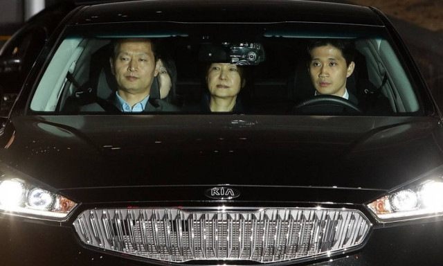 Στη φυλακή για σκάνδαλο διαφθοράς η πρόεδρος της Νότιας Κορέας (Vid)